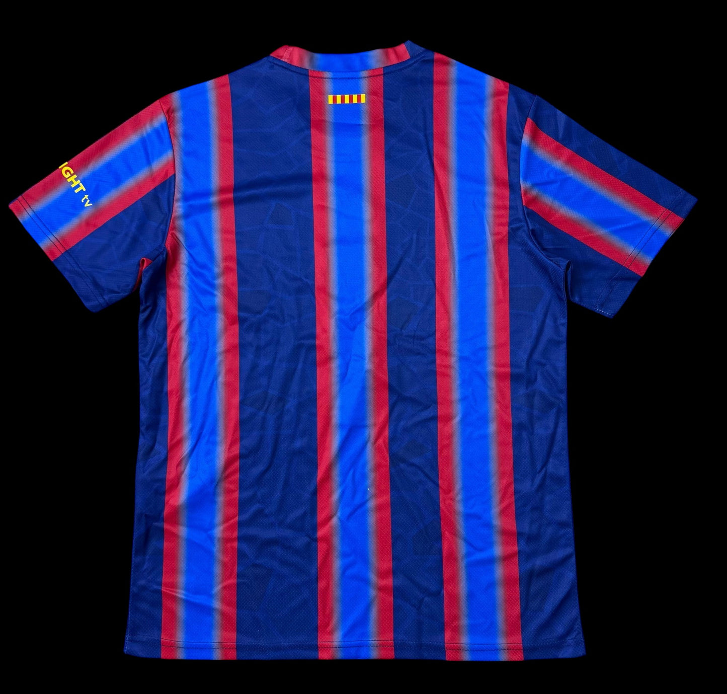 Maillot de football bleu et rouge My Store 4 pour homme, rayures verticales, col rond, manches courtes, logo du club sur la poitrine.