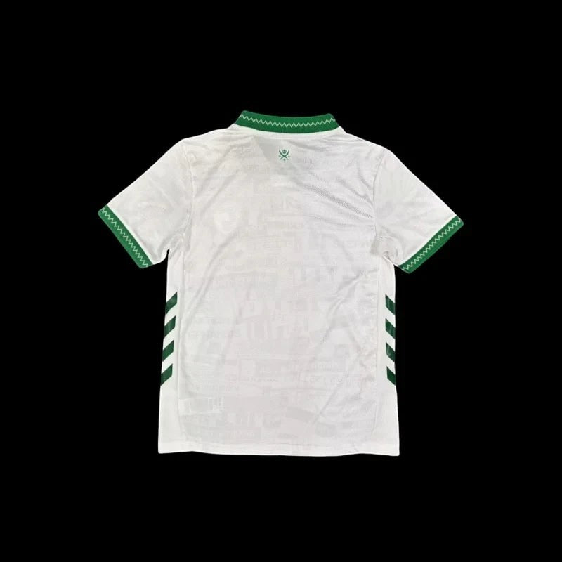 Maillot de football homme My Store ASSE blanc et vert, col polo, manches courtes avec bandes latérales, tissu léger et respirant.
