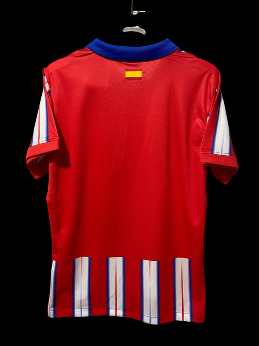 Maillot de football rouge My Store pour homme, col bleu, rayures verticales blanches et bleues sur les manches et le bas.