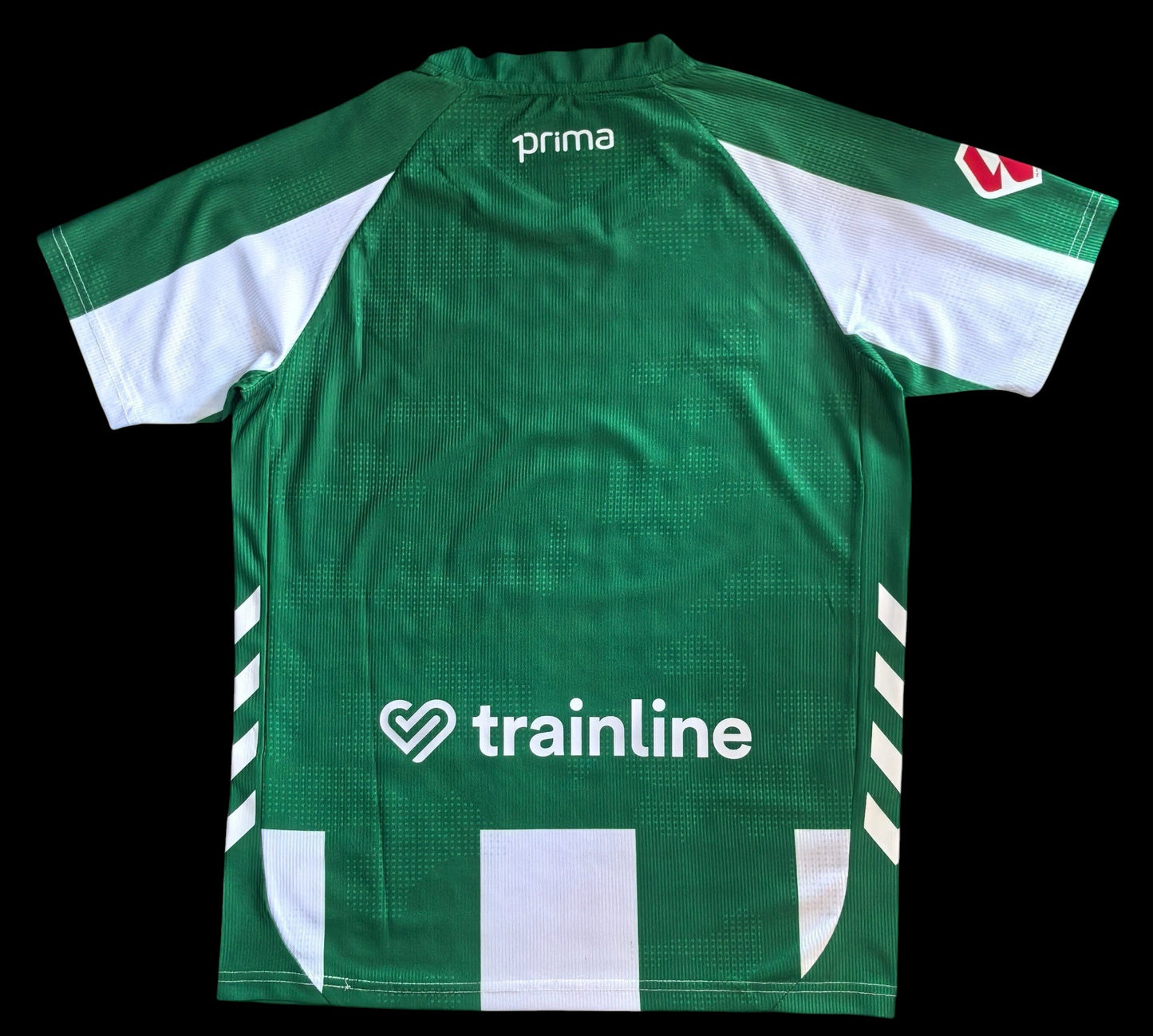 Maillot de football vert et blanc My Store pour homme, rayures blanches sur les manches et le bas, logo Trainline