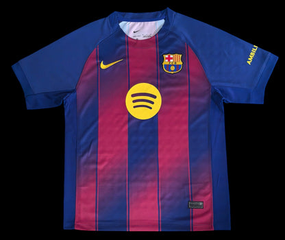Maillot de football FC Barcelone homme bleu et rouge rayé, logo Nike, écusson FCB, sponsor Spotify, technologie Dri-FIT.