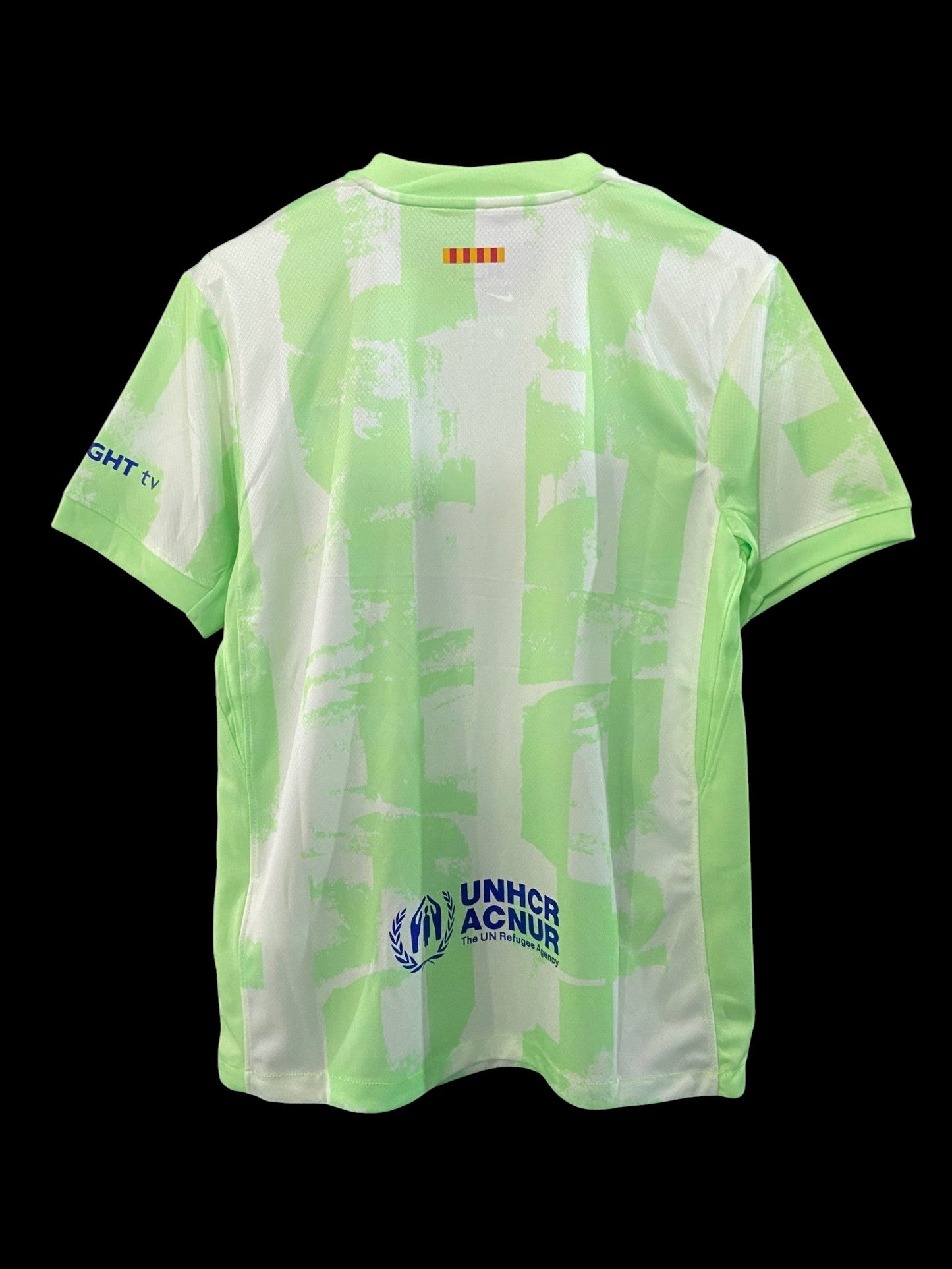My Store 4 Maillot de football homme vert vif, polyester recyclé, col rond, manches courtes, logo UNHCR au dos.