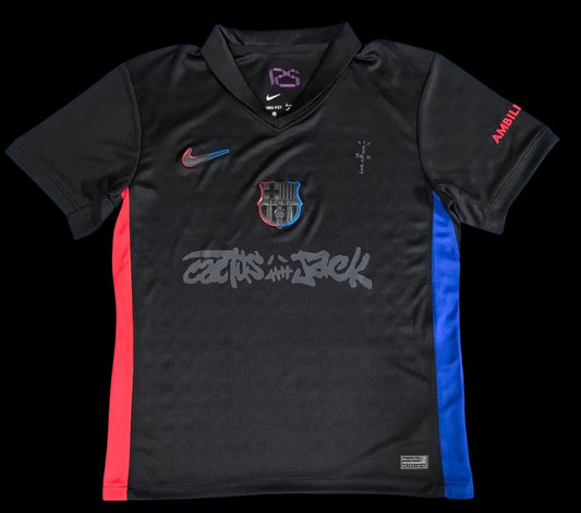 Maillot de football noir unisexe My Store 4, col en V, avec logo Nike et écusson FC Barcelone aux couleurs dégradées rouge et bleu.