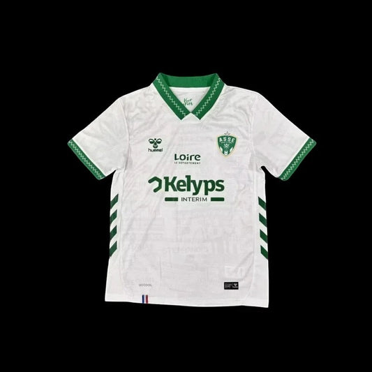 Maillot de football ASSE blanc et vert pour homme, col polo vert, manches courtes avec bandes vertes, logos sponsors, tissu respirant.