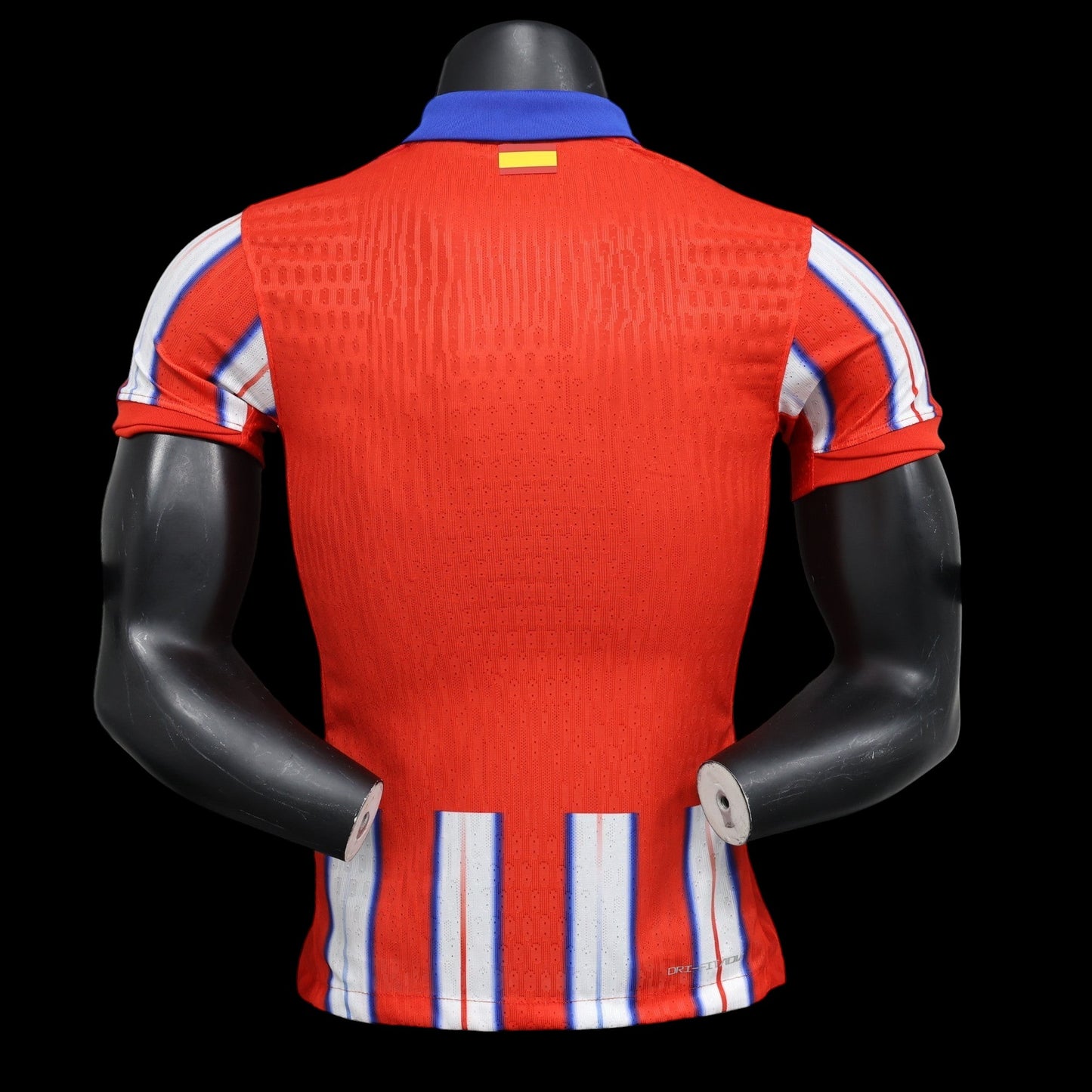 Maillot de football Atletico de Madrid rouge et blanc pour homme, col bleu, rayures verticales, tissu respirant, logo Nike.