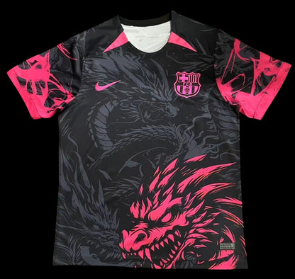 My Store Maillot de football noir homme avec dragons roses et gris, manches roses. Design audacieux.