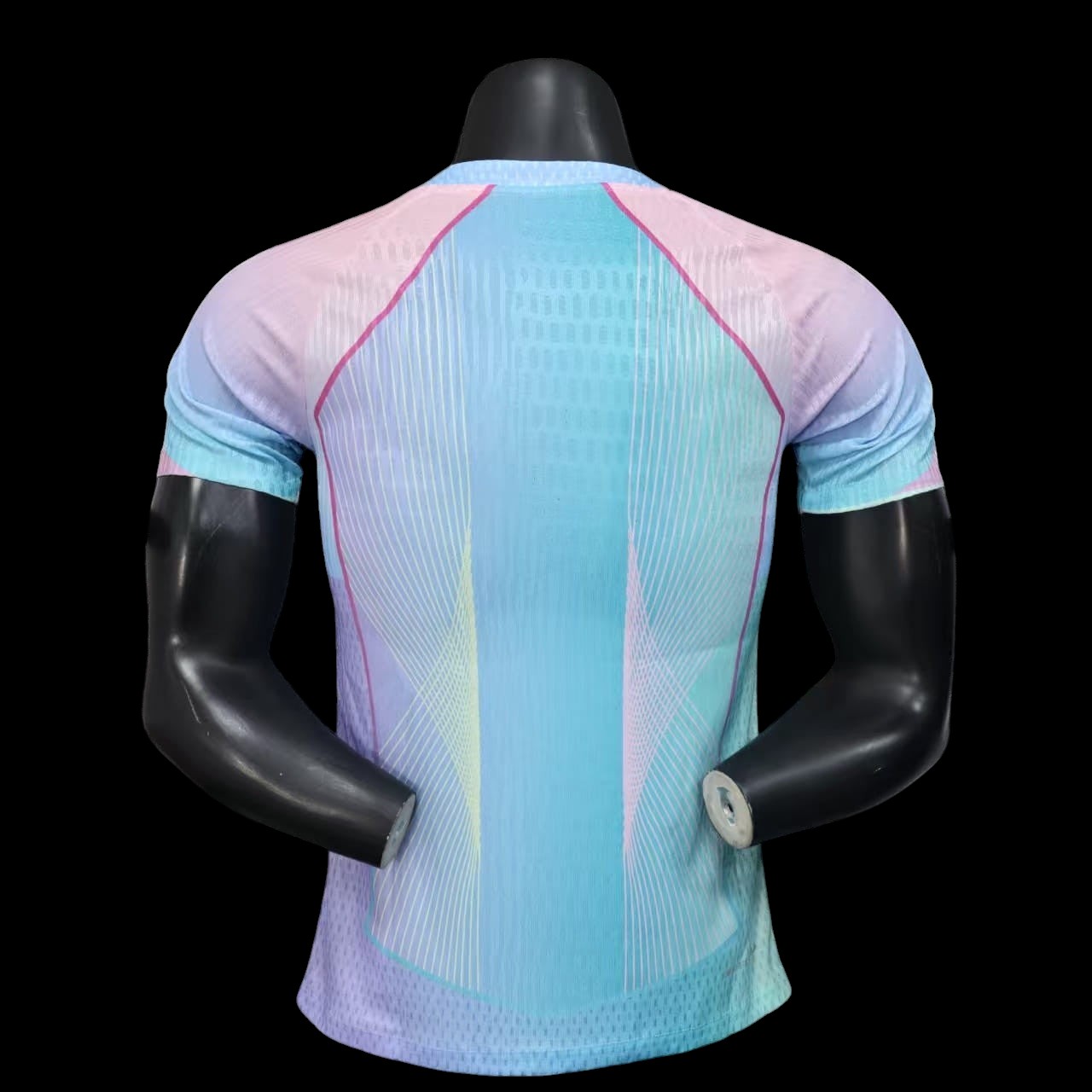 My Store Maillot de football homme bleu ciel, rose pastel et violet dégradé avec motifs graphiques et col en V.