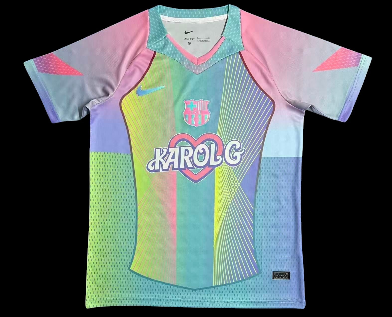Maillot de football My Store Karol G Bichota pastel dégradé rose et bleu menthe avec logo cœur et sirène. Tissu léger.