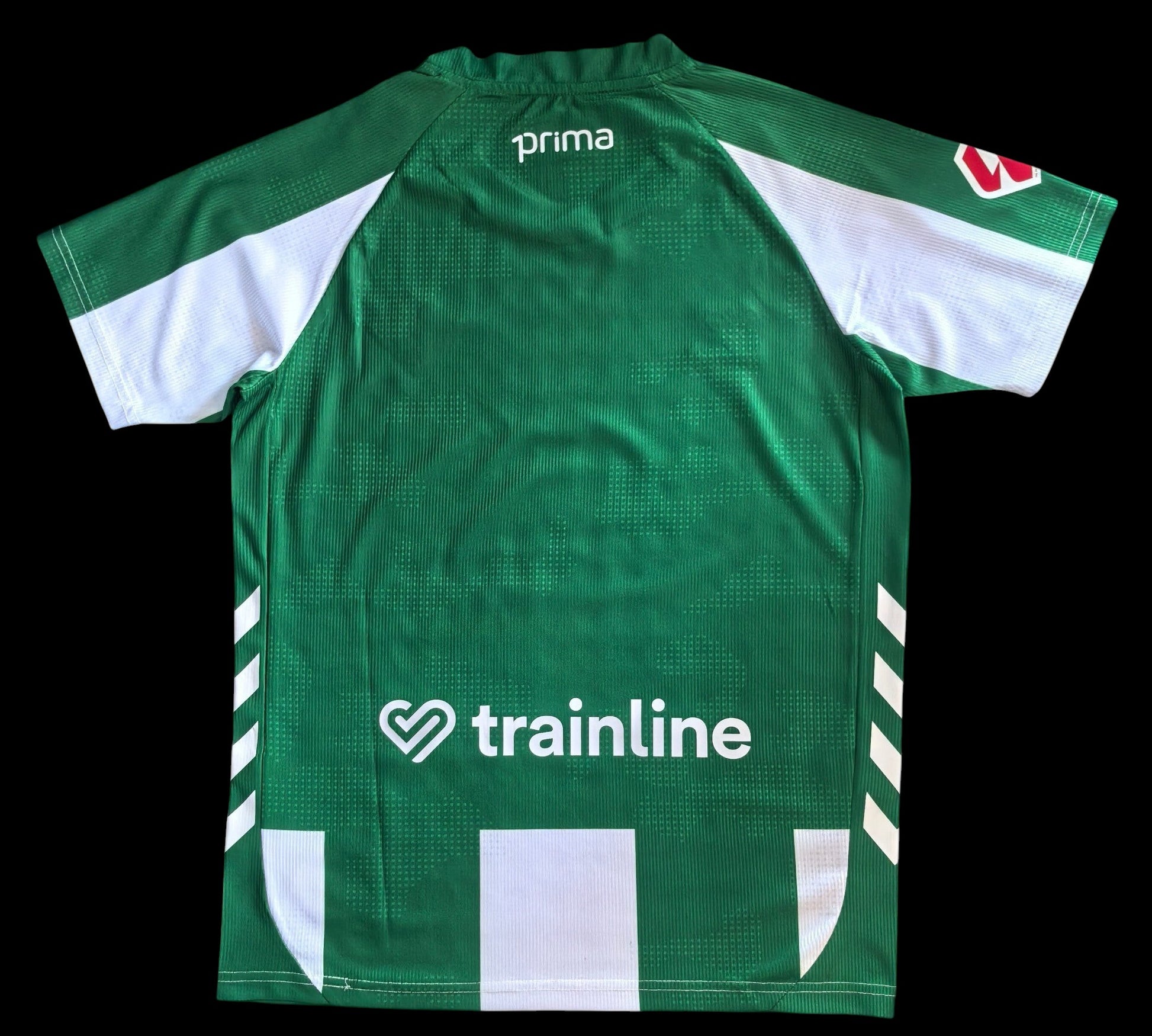 Maillot de football vert et blanc My Store pour homme, rayures blanches sur les manches et le bas, logo Trainline