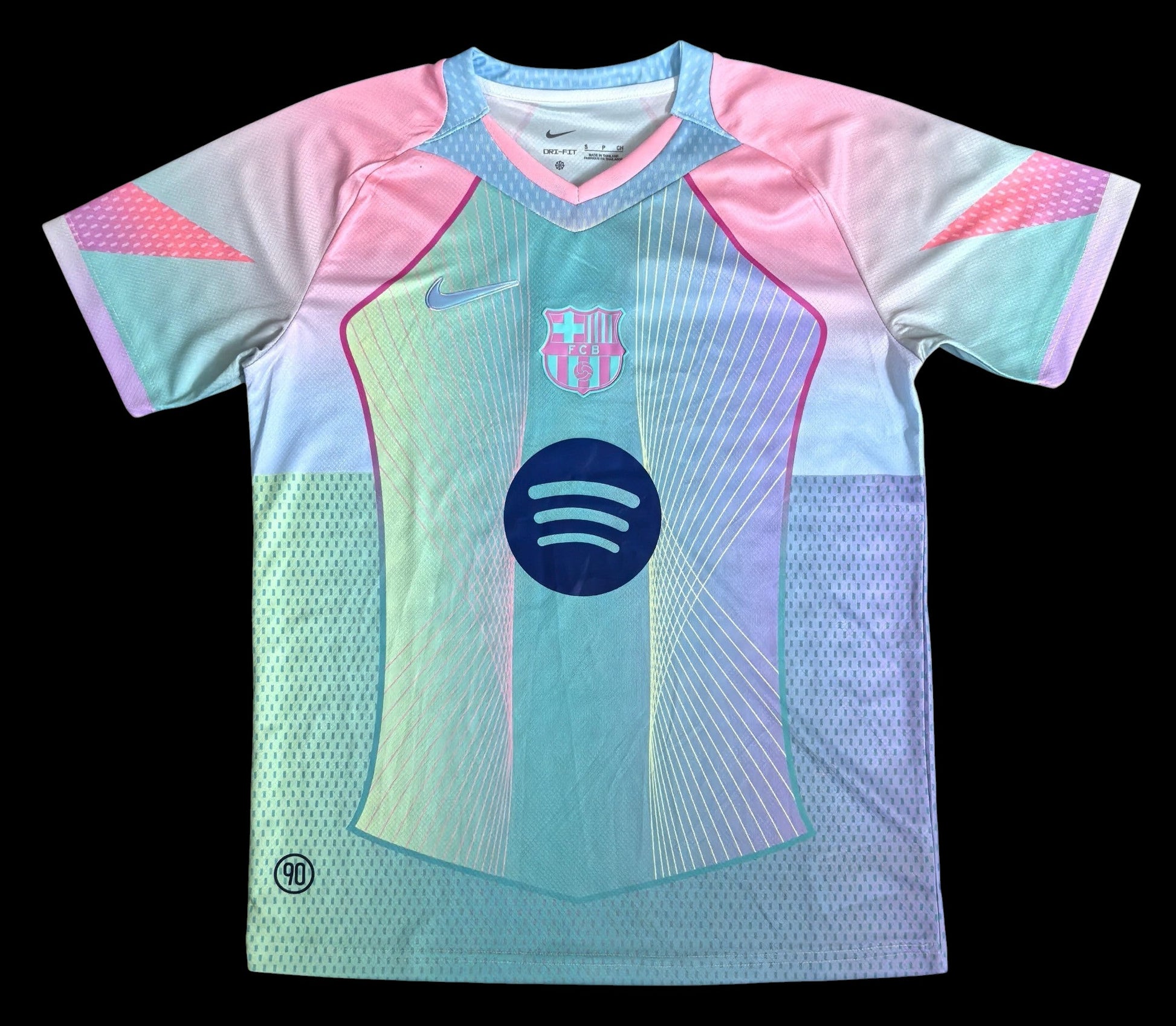 My Store 4 Maillot de football homme pastel dégradé rose, bleu sarcelle, jaune, violet. Logo FCB, Spotify, Nike. Tissu léger respirant.
