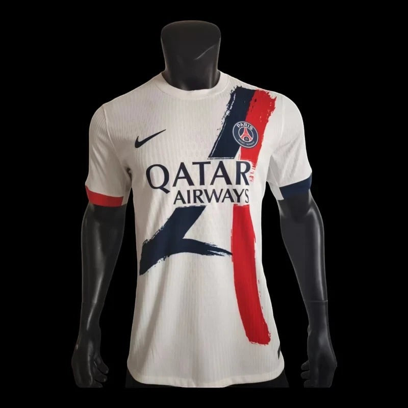 Maillot de football blanc My Store 4 pour homme, avec logo PSG, sponsor Qatar Airways et touches de peinture abstraites bleues et rouges.